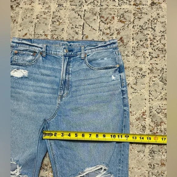AMERICAN EAGLE highest rise ripped baggy straight jeans size 14 distressed - Picture 11 of 16